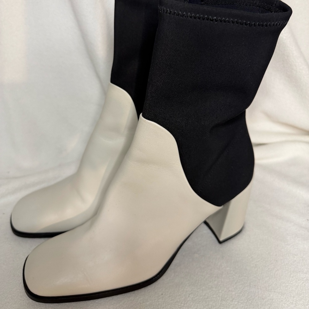 VIA SPIGA DEVON BOOT, SIZE 7-1/2 (37.5)  BONE AND BLACK